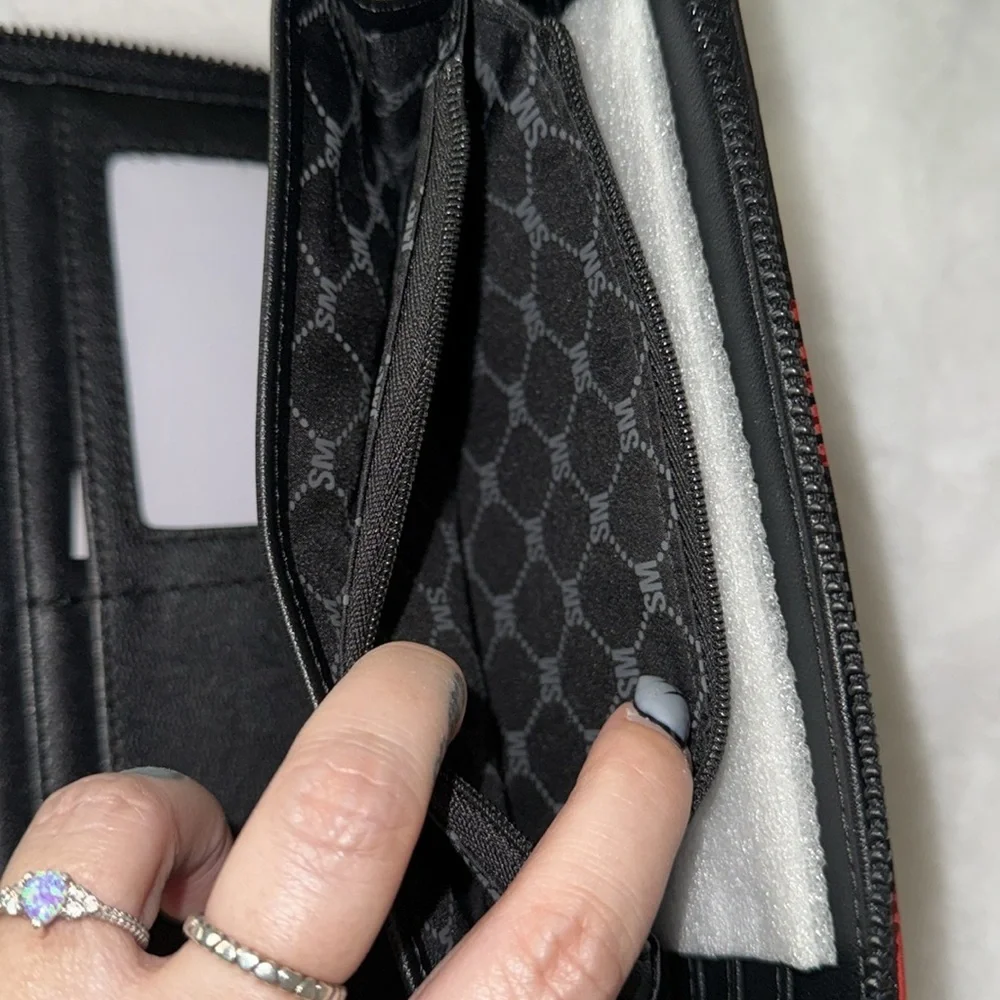 Steve Madden Red Blood Halloween Wallet - Picture 6 of 7